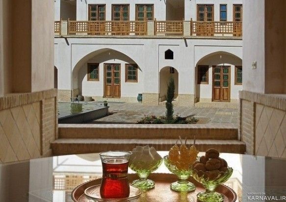هتل خانه ادیب کاشان