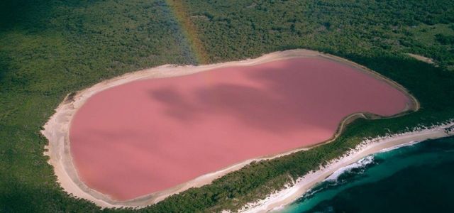 تصویر هوایی از دریاچه صورتی هیلیر