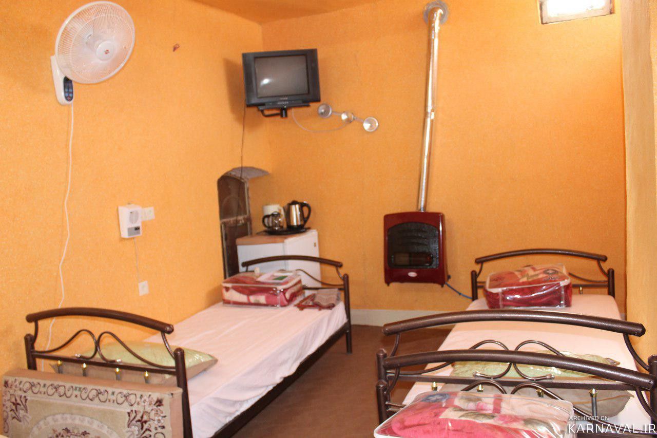 https://media.karnaval.ir/uploads/2022/07/house-16810-2019-03-02-12-55-29-0fd0bcfb44f83e7d5ac7a8922578276b9af48746.jpg