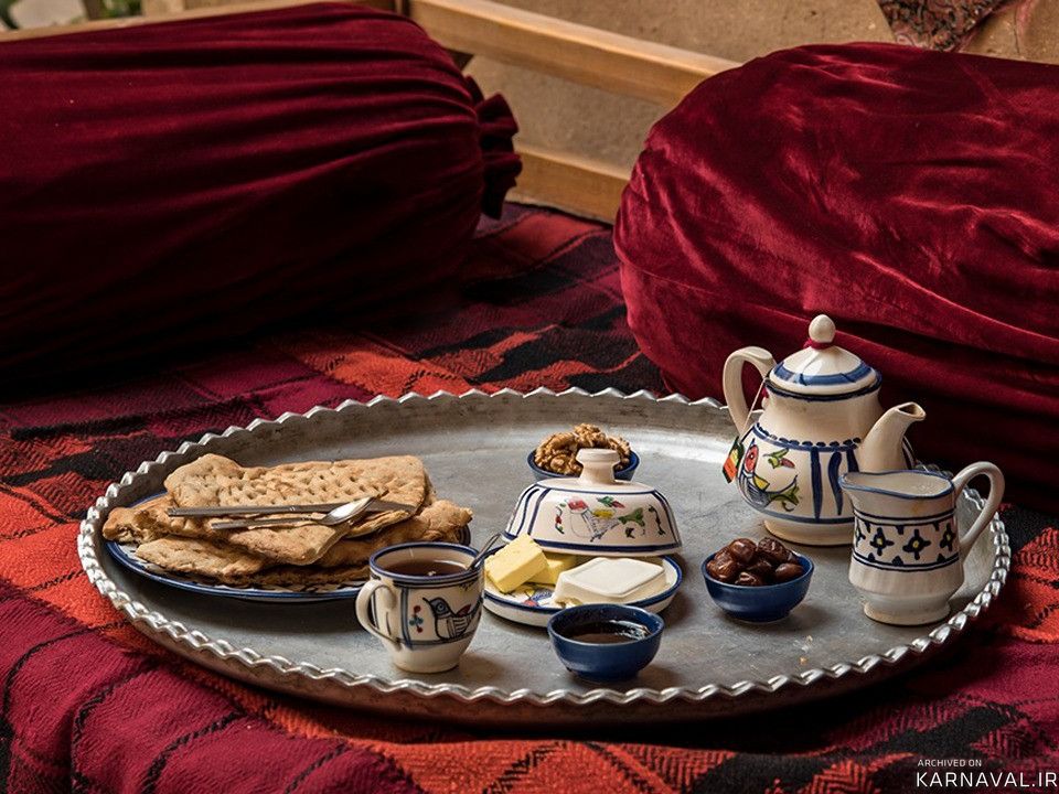 اقامتگاه بومگردی "خالو میرزا" اتاق زرشکی
