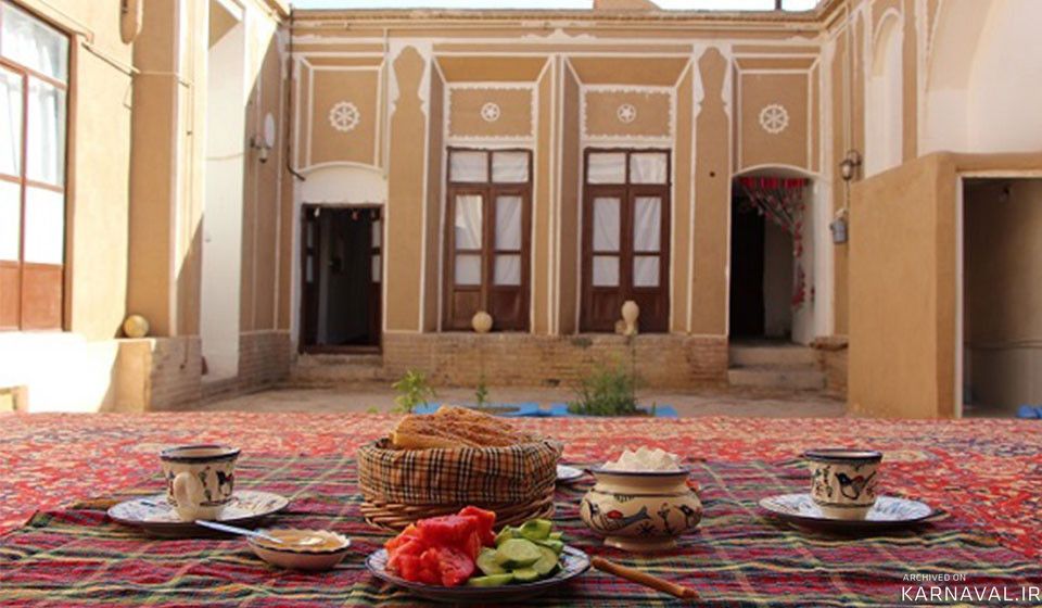 اقامتگاه بومگردی کاهگلی همراه با صبحانه (اتاق مهتاب-2 تخته)