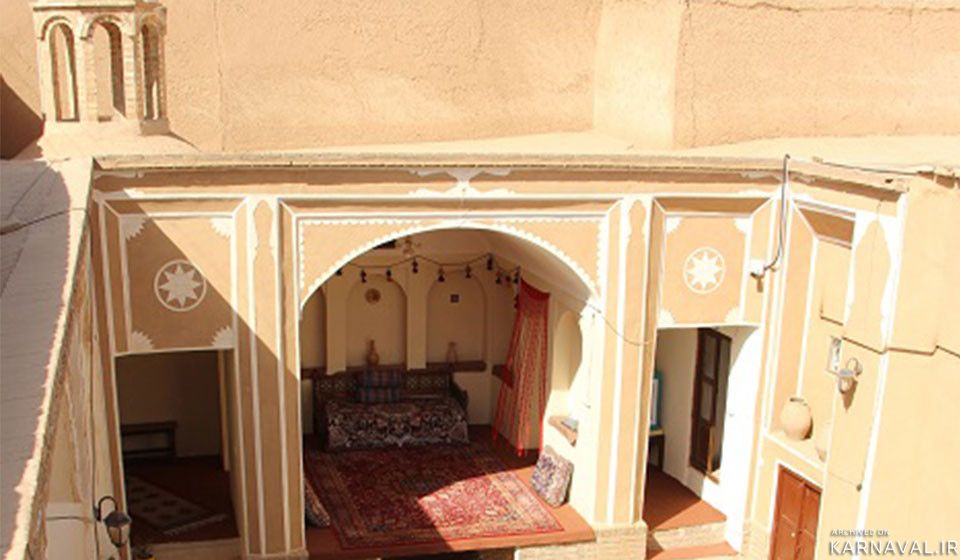 اقامتگاه بومگردی کاهگلی همراه با صبحانه (اتاق مهتاب-2 تخته)