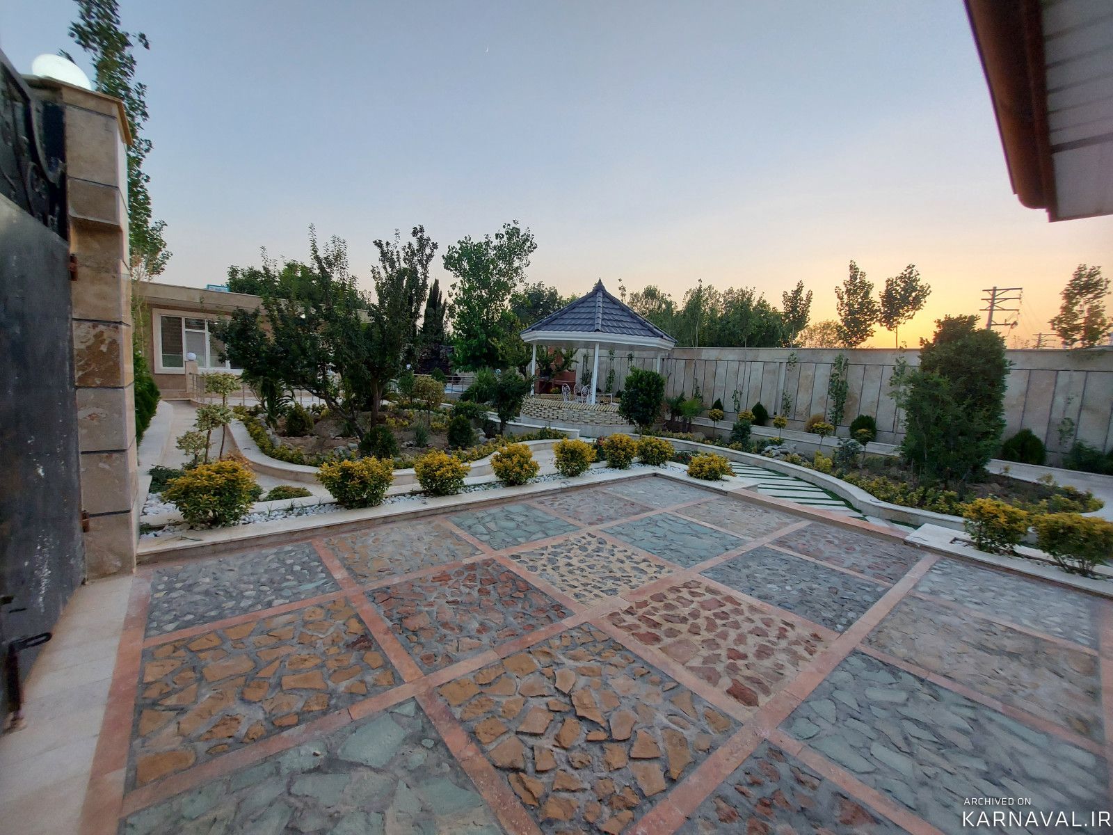 https://media.karnaval.ir/uploads/2022/08/house-65890-2022-08-04-01-22-58-359aed10da3a64061752e7a43dbe7a3ef55255c0-998793.jpg