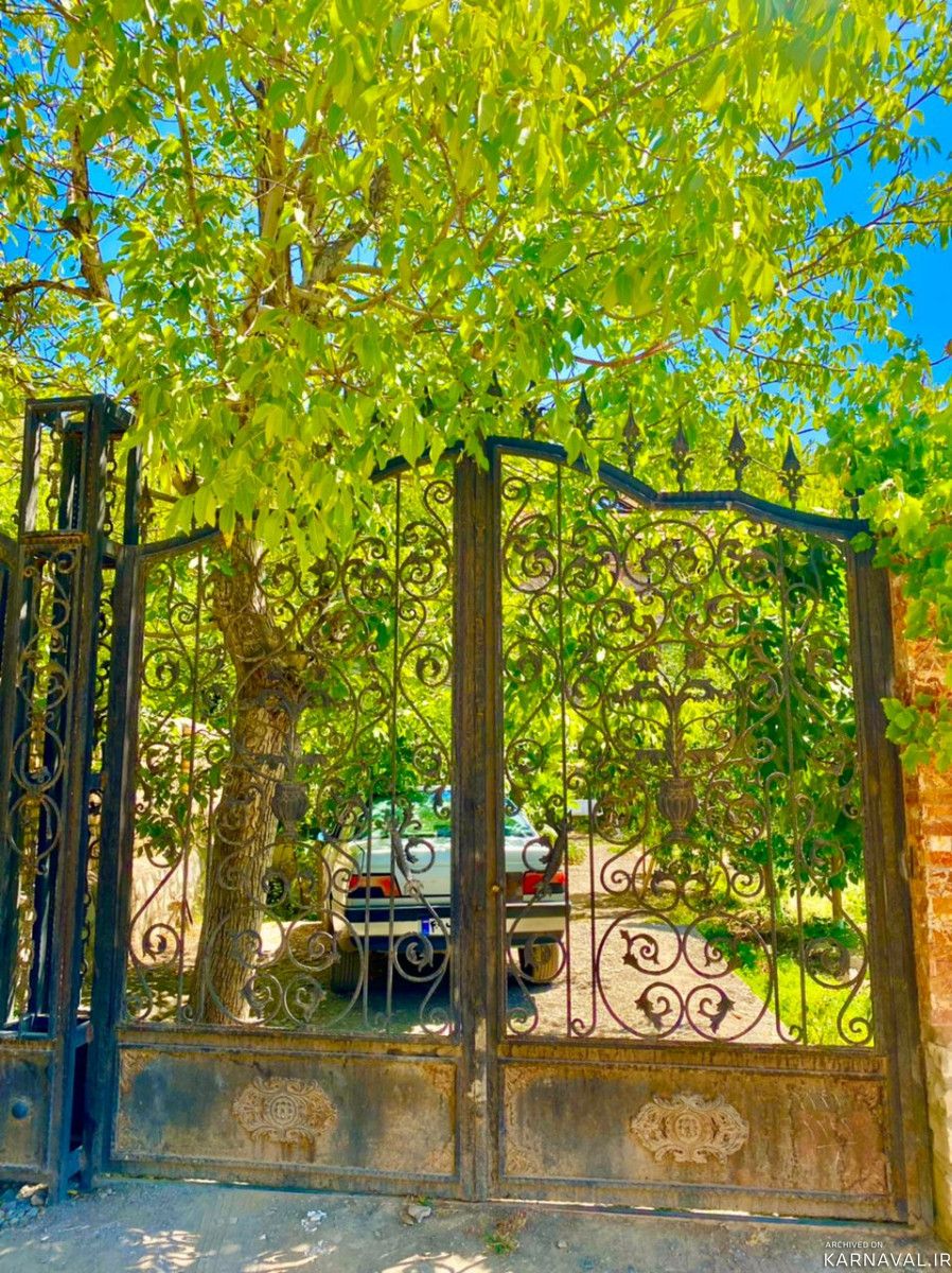 واحدی شیک، دارای تراسی با منظره شهر و کوهستان