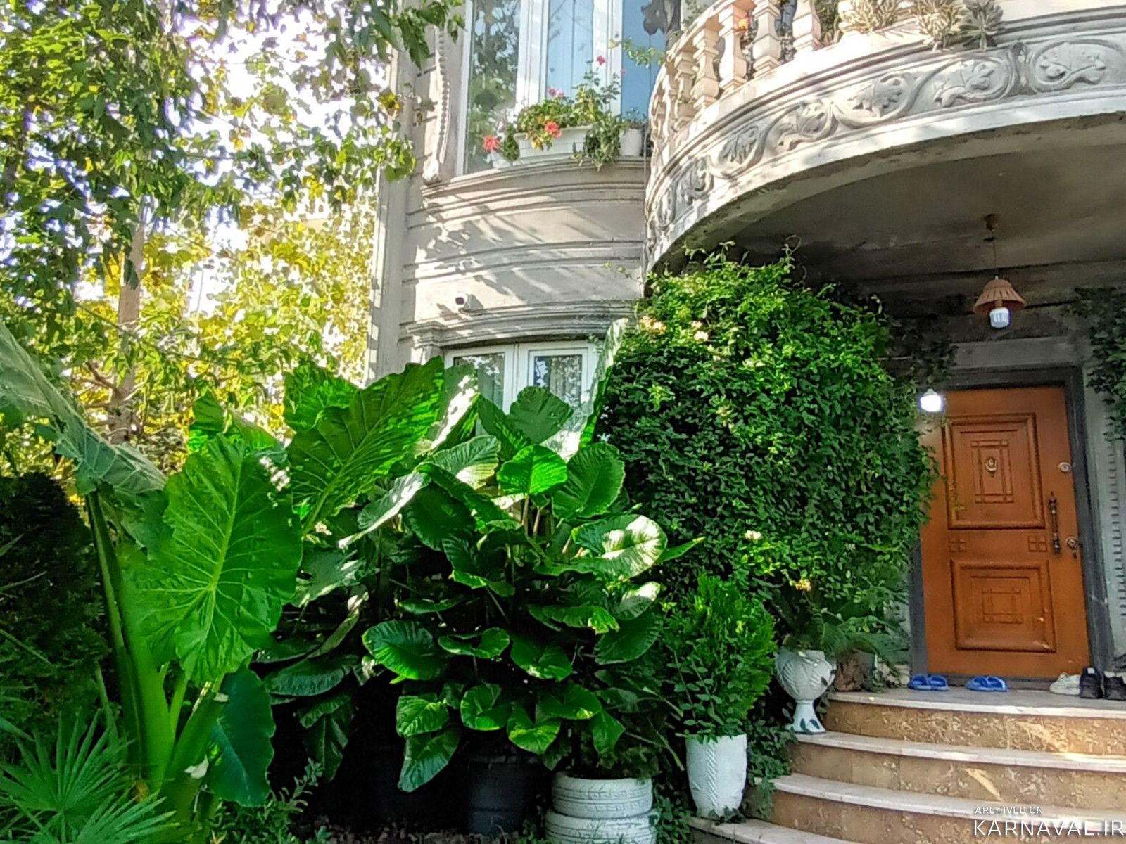 https://media.karnaval.ir/uploads/2023/11/house-72003-2023-11-04-08-58-48-b041dcaff328cb5f8eaed2b9ee5da1ddd0748623-323937.jpg