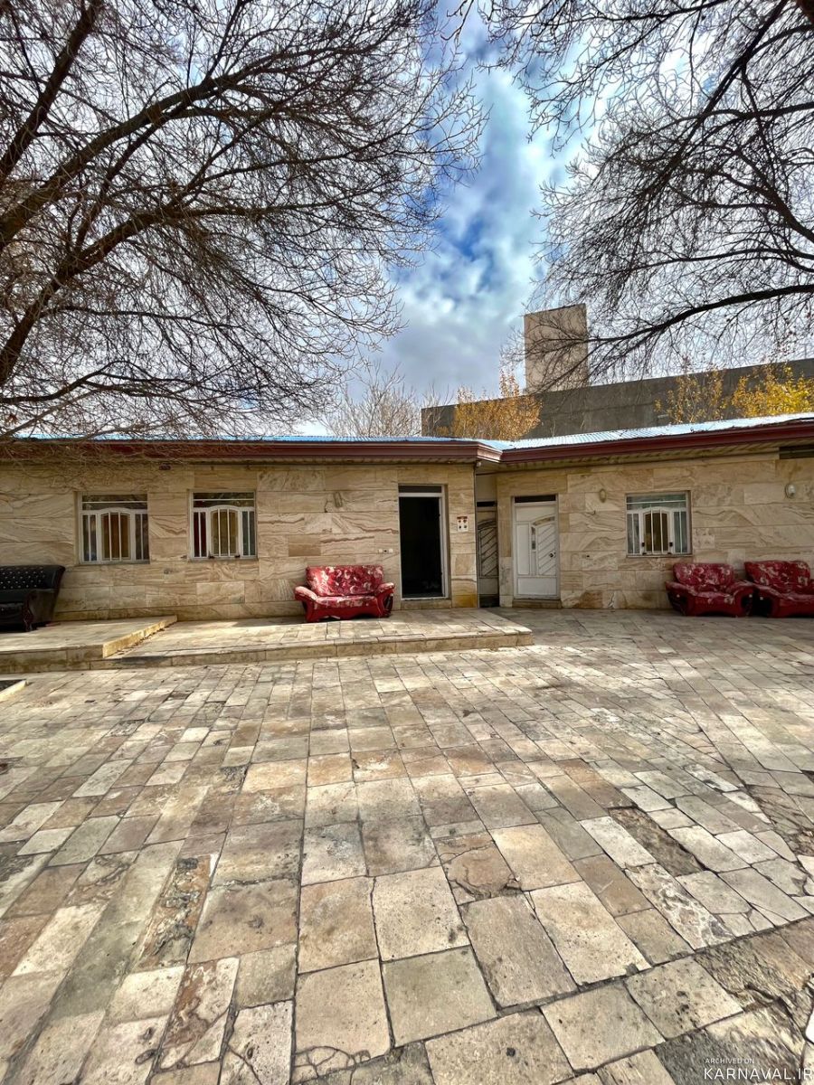 https://media.karnaval.ir/uploads/2024/01/house-104354-2024-01-19-01-01-01-0e76292794888d4f1fa75fb3aff4ca27c58f56a6-764471.jpg