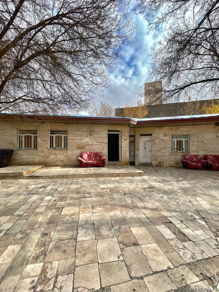 https://media.karnaval.ir/uploads/2024/02/house-105193-2024-01-25-04-10-31-359aed10da3a64061752e7a43dbe7a3ef55255c0-867670.jpg