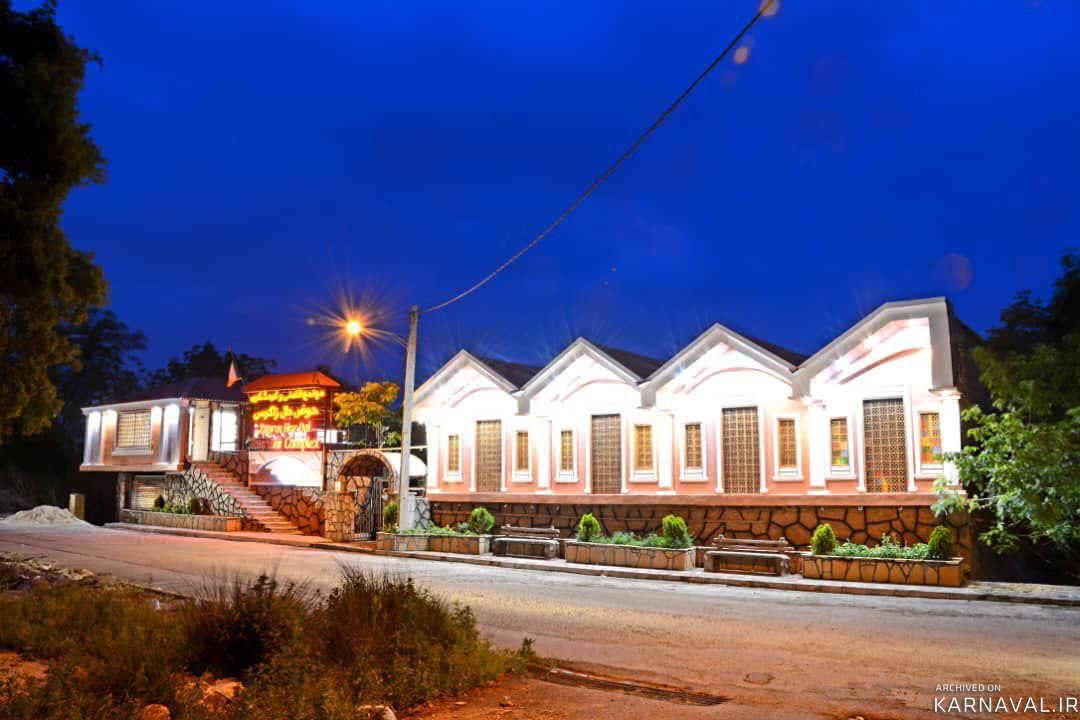 https://media.karnaval.ir/uploads/2024/03/house-109228-2024-03-11-03-33-32-0e76292794888d4f1fa75fb3aff4ca27c58f56a6-504609.jpg