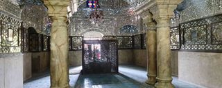 داخل بقعه سر قبر آقا داخل بقعه سر قبر آقا