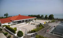 هتل سفید کنار بندر انزلی هتل سفید کنار بندر انزلی