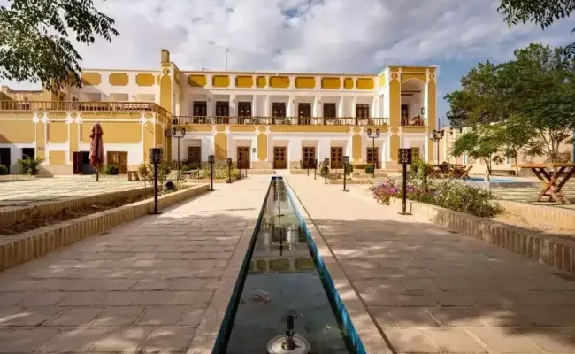اقامتگاه سنتی عمارت قجری ابرکوه اقامتگاه سنتی عمارت قجری ابرکوه