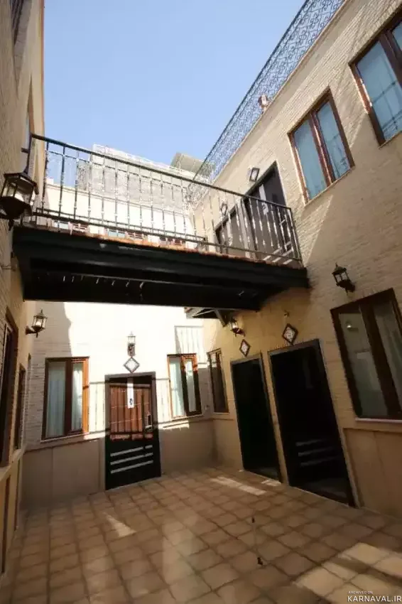 اقامتگاه سنتی هفت دری شیراز