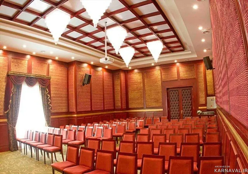 https://media.karnaval.ir/uploads/2024/06/64378.webp