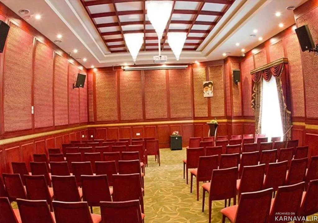 https://media.karnaval.ir/uploads/2024/06/64390.webp