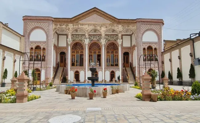 هتل عمارت میرزا مهدی فراش باشی ( سرخه ای ) تبریز هتل عمارت میرزا مهدی فراش باشی ( سرخه ای ) تبریز