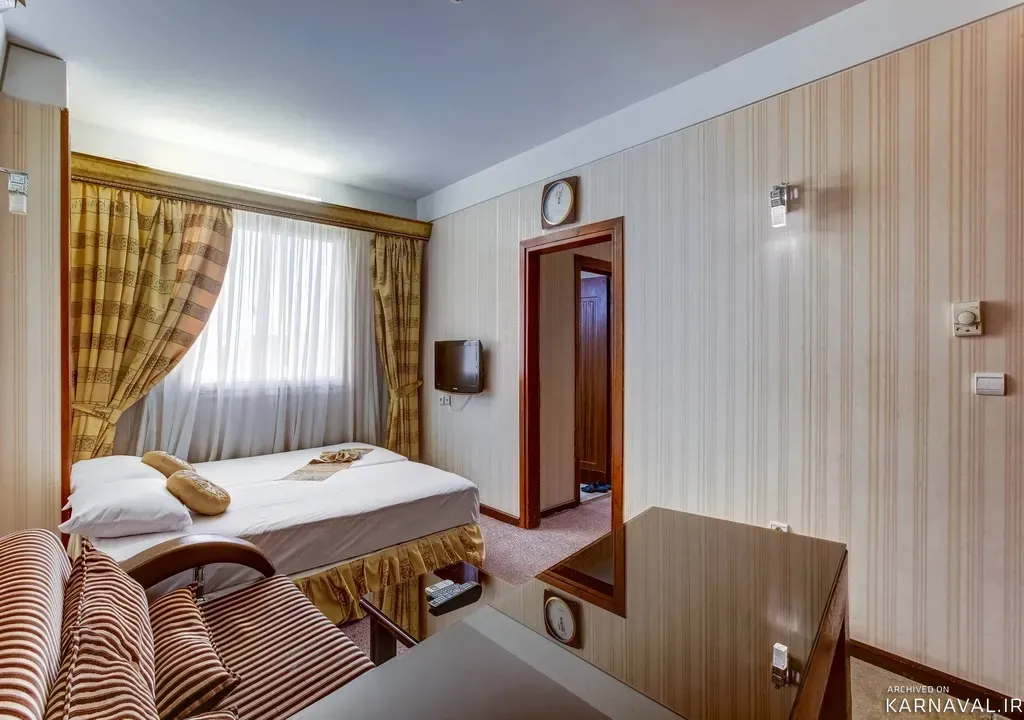 https://media.karnaval.ir/uploads/2024/06/65542.webp
