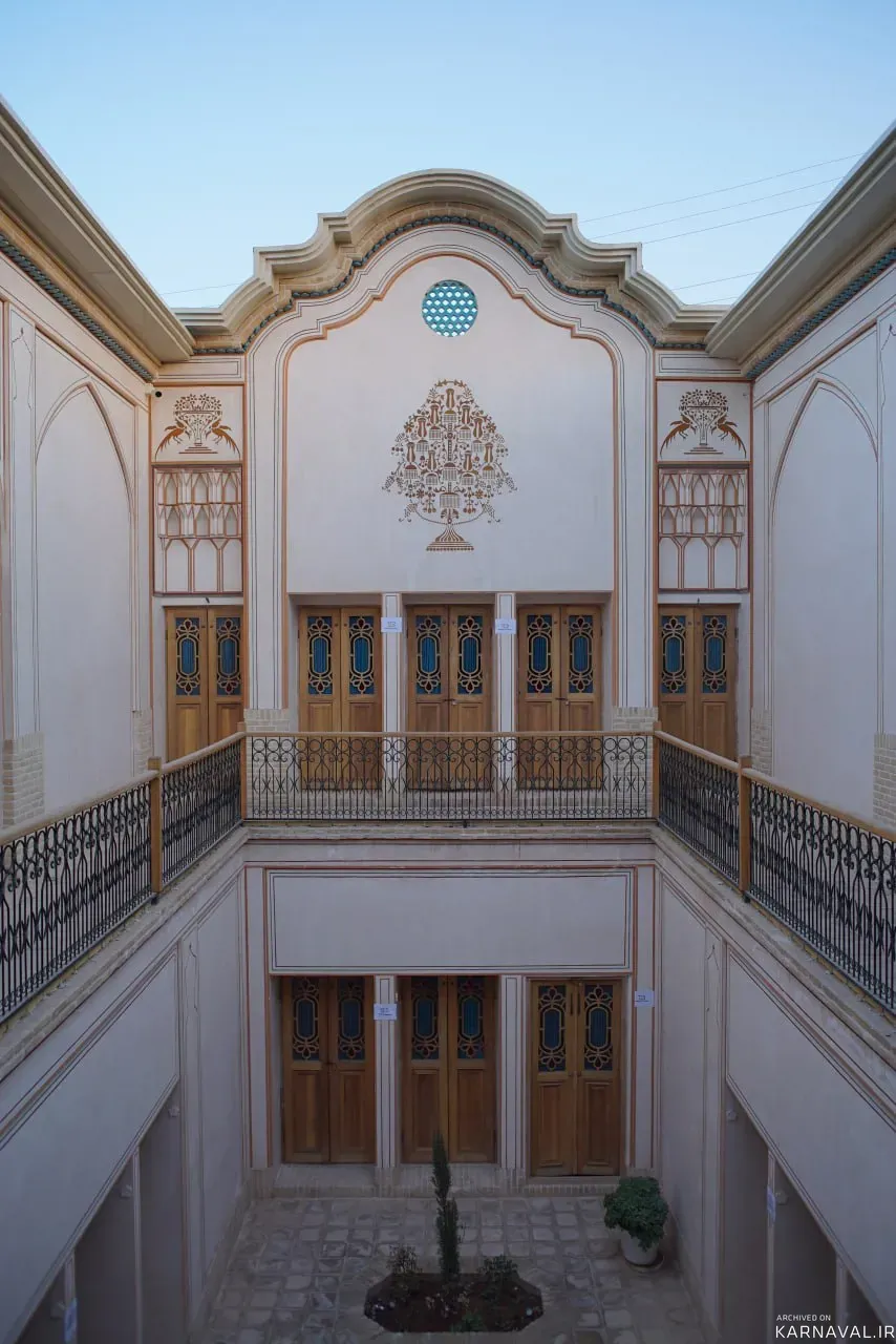 هتل مهینستان راهب کاشان