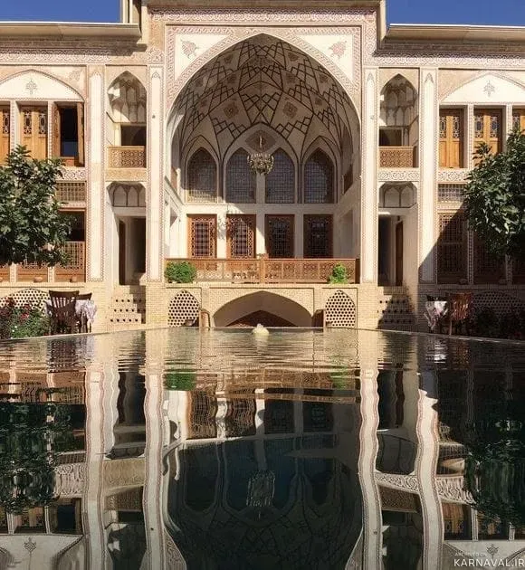 هتل مهینستان راهب کاشان