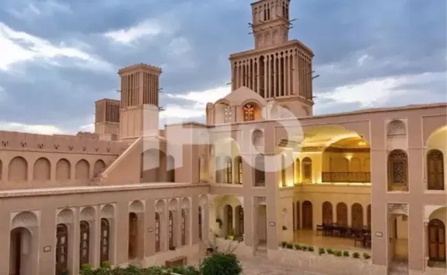 اقامتگاه سنتی خانه تاریخی آقازاده ابرکوه اقامتگاه سنتی خانه تاریخی آقازاده ابرکوه