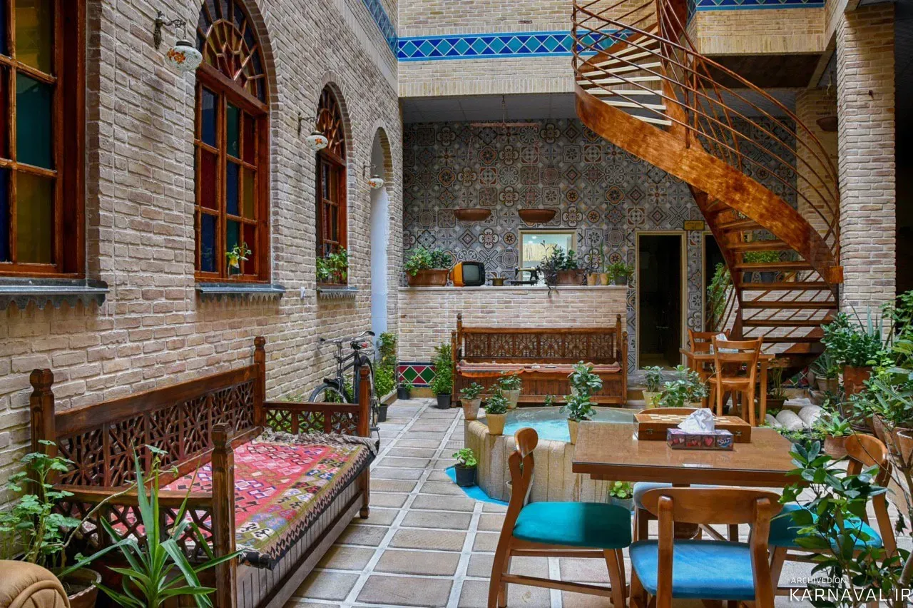 هتل سنتی درباری شیراز