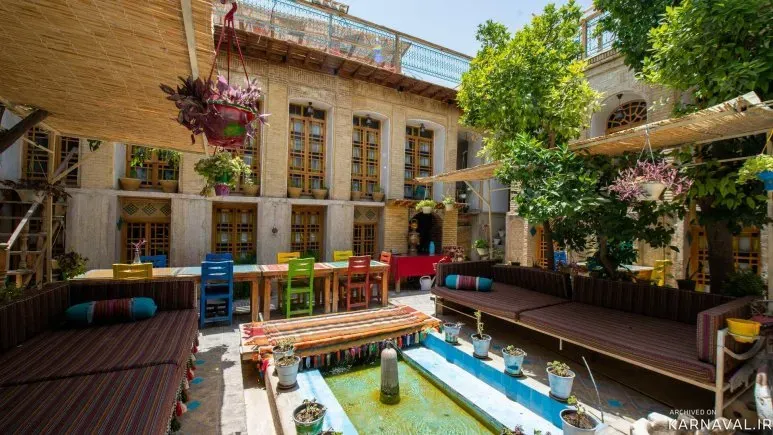 اقامتگاه بوم گردی عمارت هفت رنگ شیراز