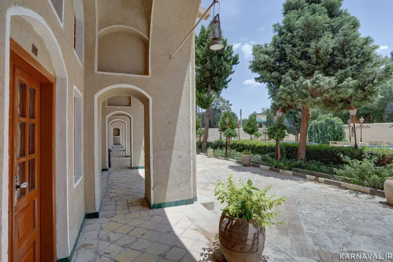 هتل جهانگردی نایین