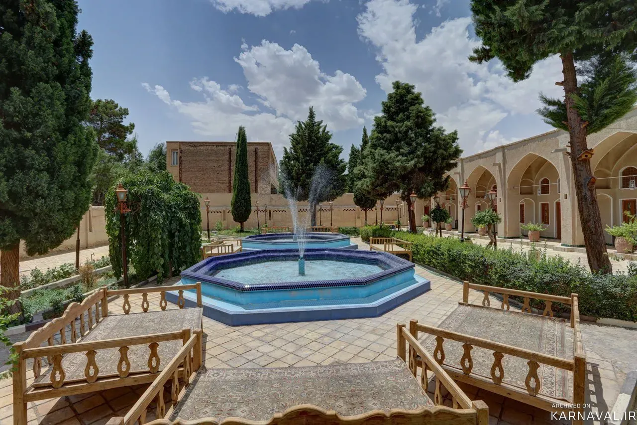 هتل جهانگردی نایین