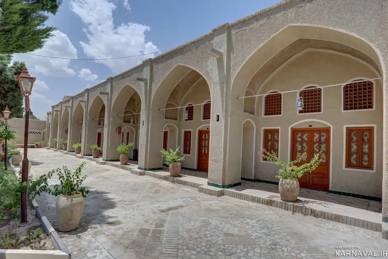 هتل جهانگردی نایین