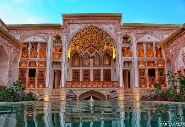 هتل مهینستان راهب کاشان