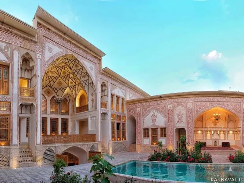 هتل مهینستان راهب کاشان