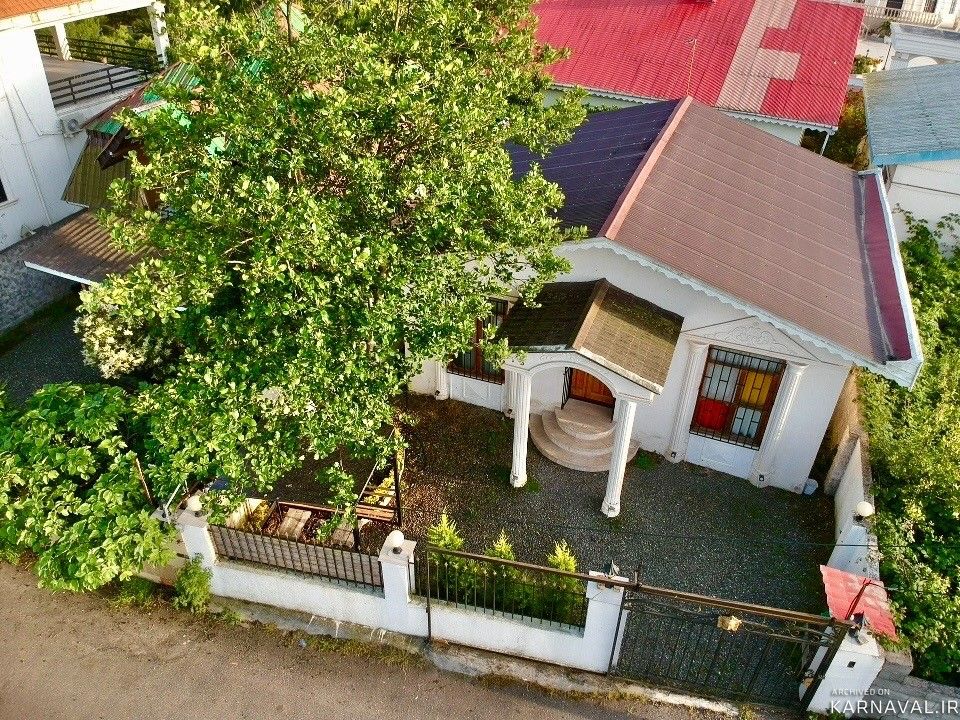 https://media.karnaval.ir/uploads/2024/06/house-72721-2024-06-04-12-16-44-22ee23c31b12503bb0f5a523da6a37d7f31b2595-573910.jpg