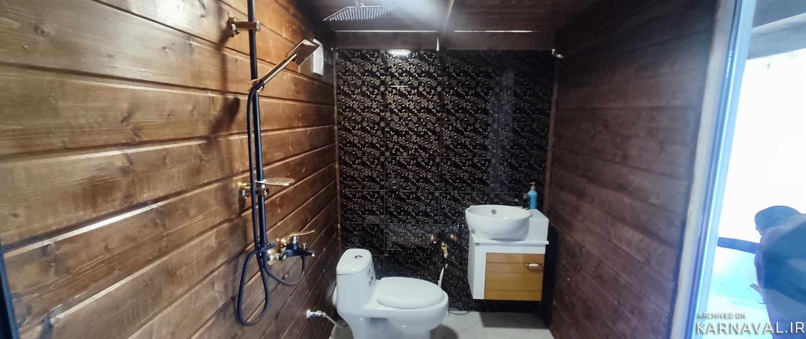 https://media.karnaval.ir/uploads/2024/07/house-124324-2024-07-23-02-54-32-0e76292794888d4f1fa75fb3aff4ca27c58f56a6-866136.jpg
