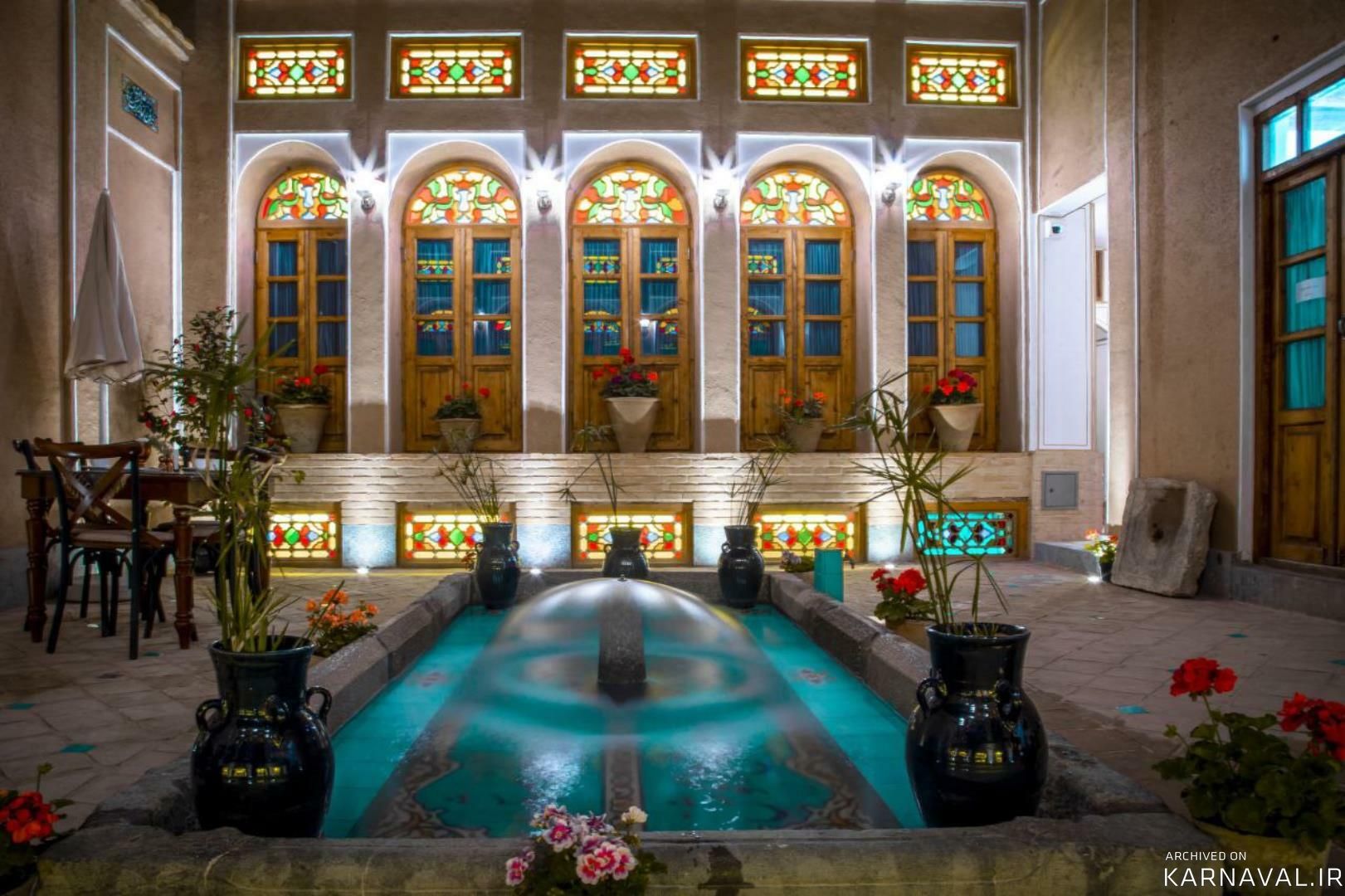 اقامتگاه سنتی عمارت طاووسیه اصفهان