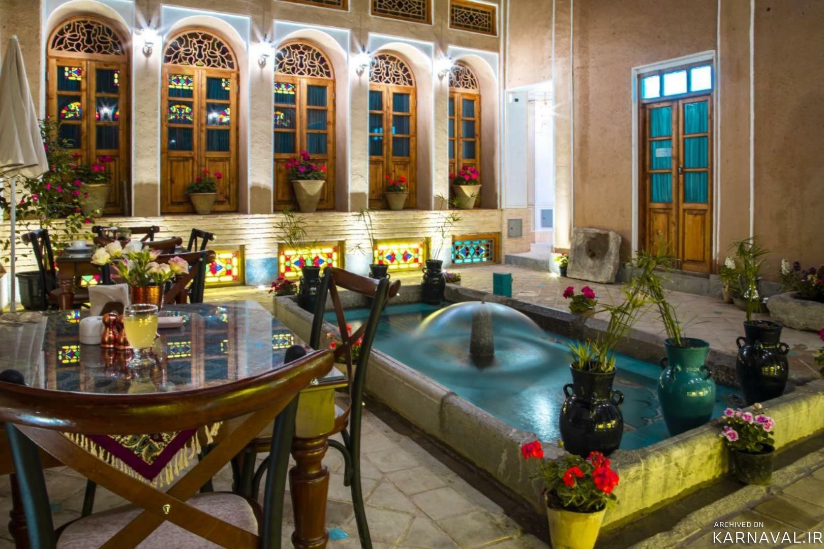 اقامتگاه سنتی عمارت طاووسیه اصفهان