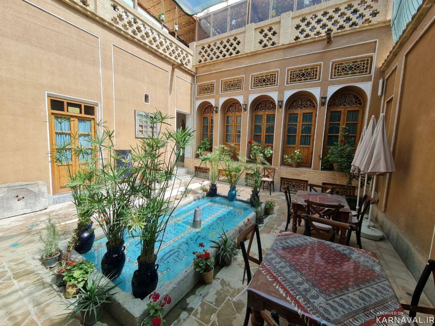 اقامتگاه سنتی عمارت طاووسیه اصفهان