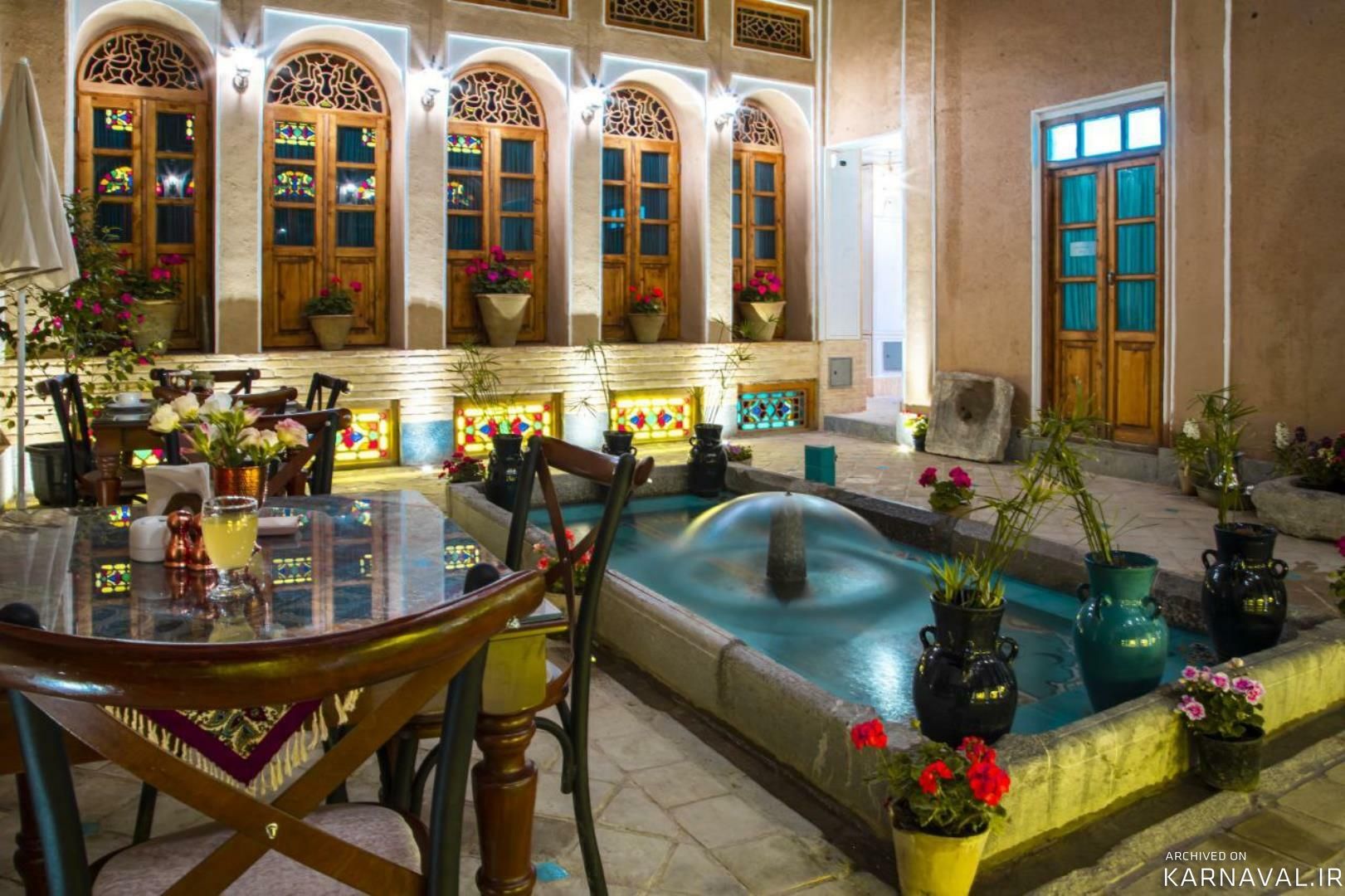 اقامتگاه سنتی عمارت طاووسیه اصفهان