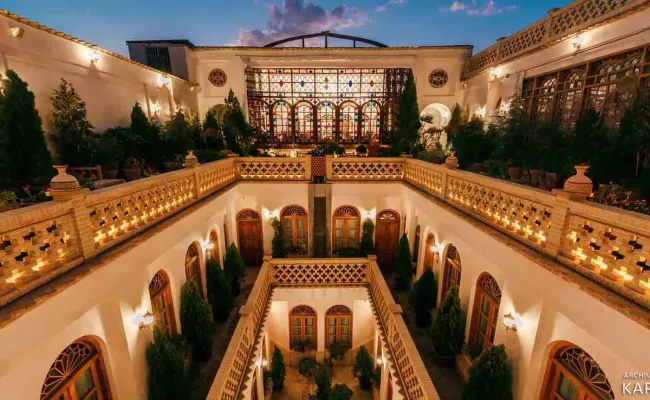 اقامتگاه سنتی قصر منشی اصفهان اقامتگاه سنتی قصر منشی اصفهان