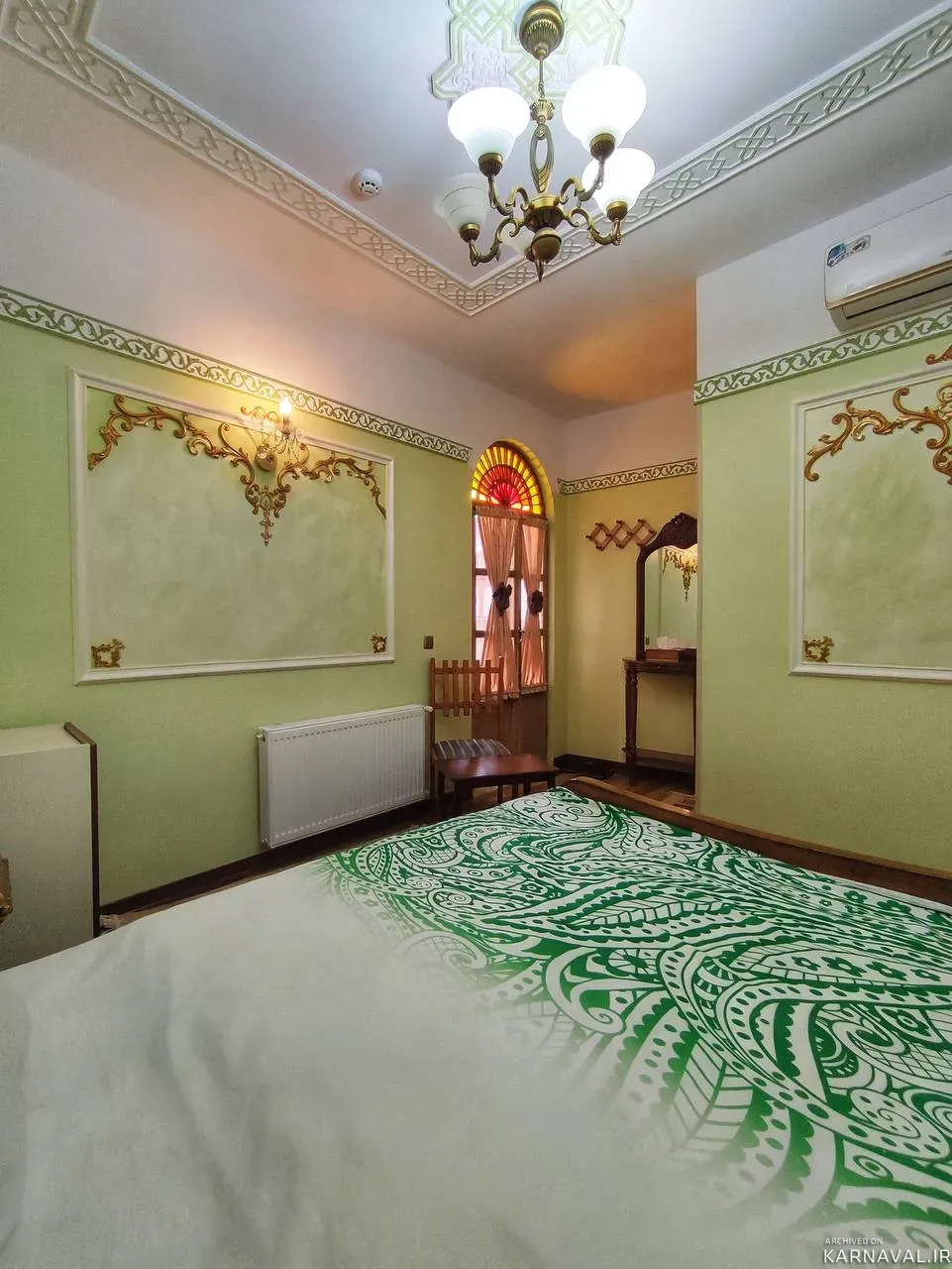 https://media.karnaval.ir/uploads/2024/10/92415.webp