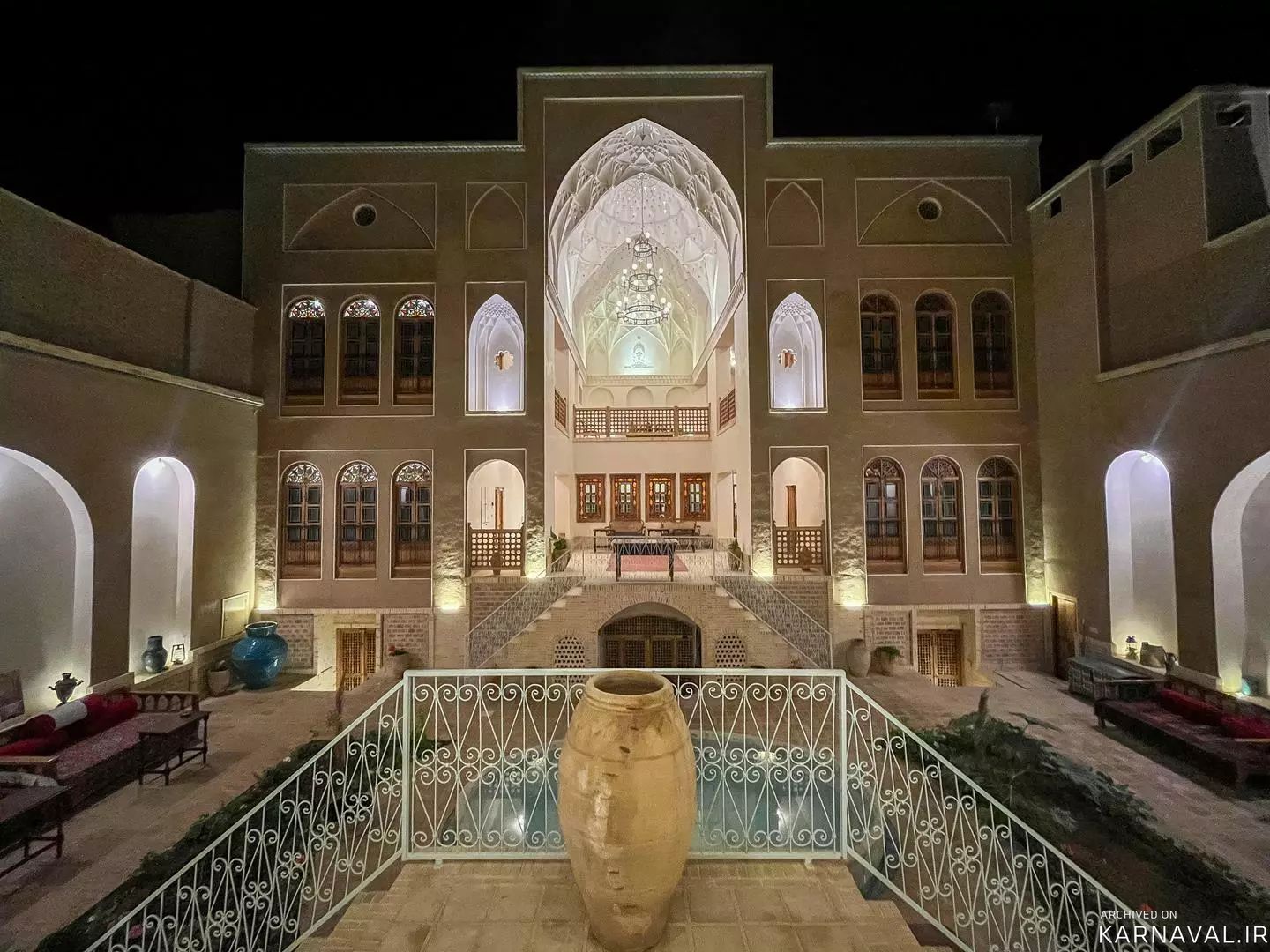 هتل خانه ادیب کاشان