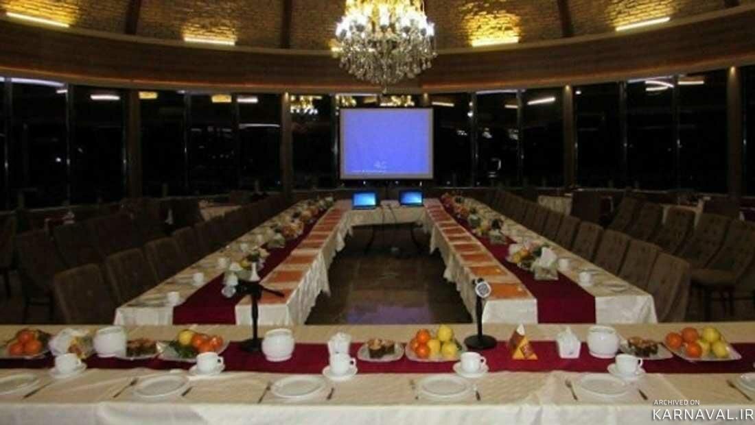 https://media.karnaval.ir/uploads/2024/12/36751.jpeg