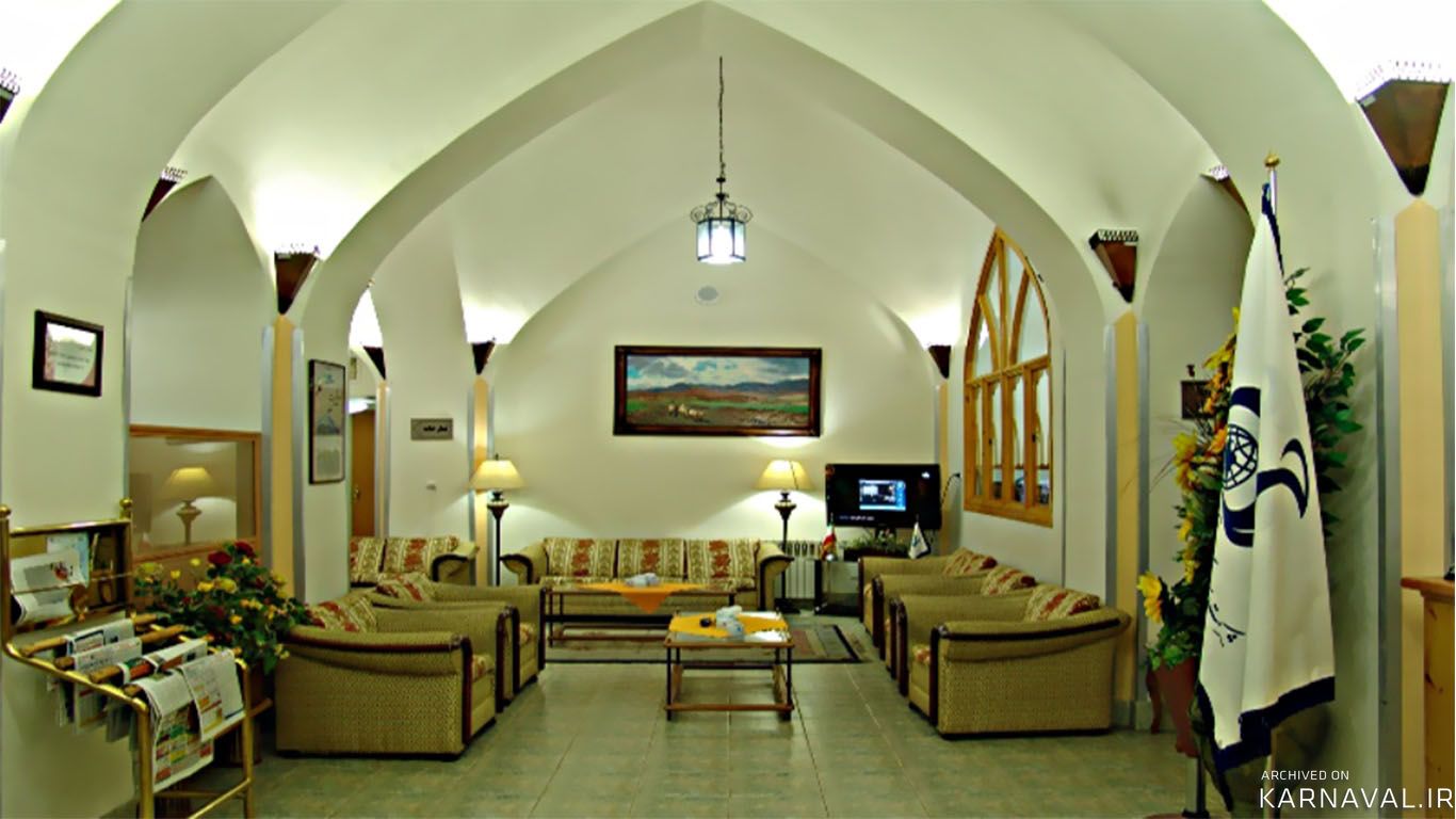 https://media.karnaval.ir/uploads/2024/12/4985.jpg