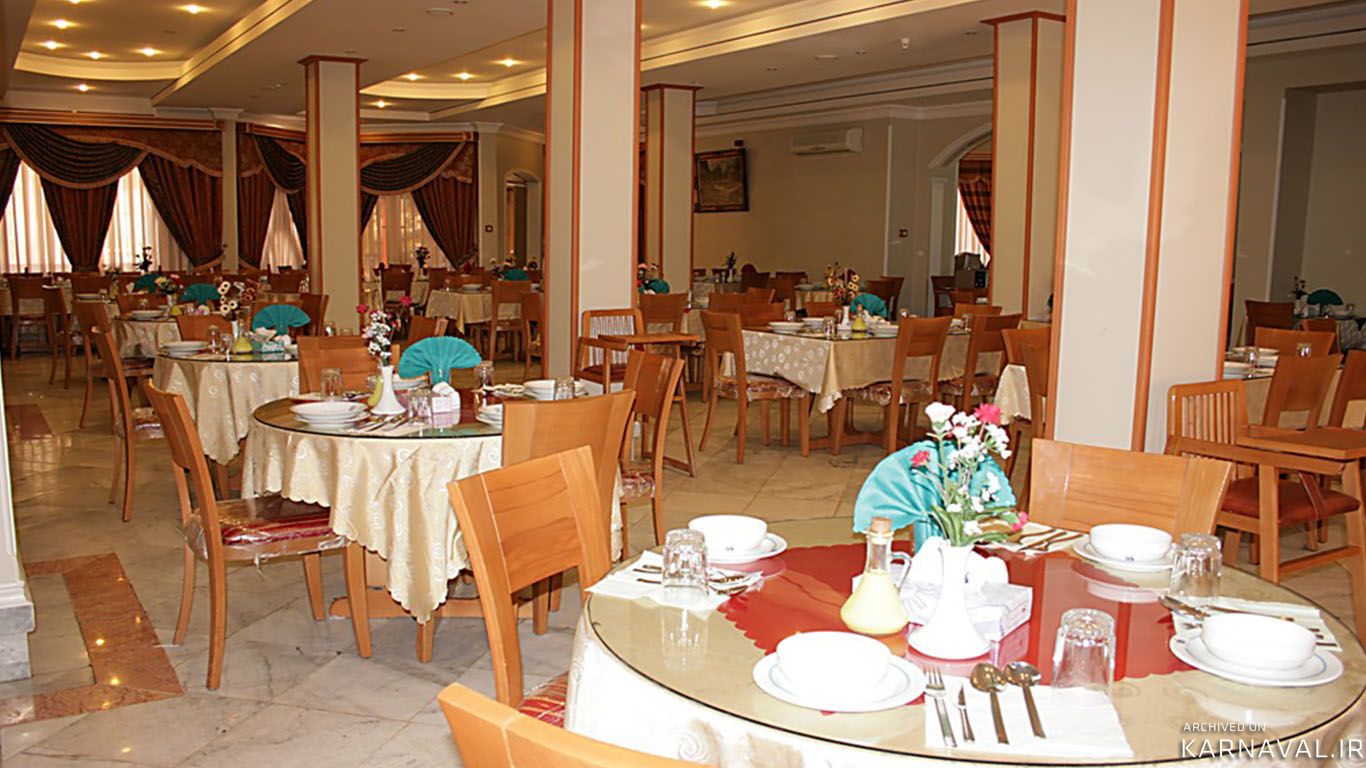 https://media.karnaval.ir/uploads/2024/12/5631.jpg