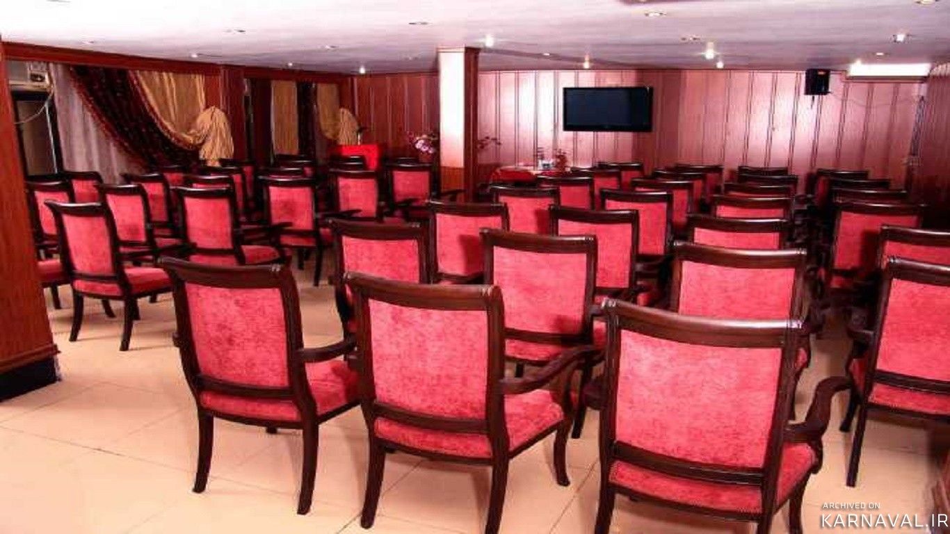 https://media.karnaval.ir/uploads/2024/12/6502.jpg
