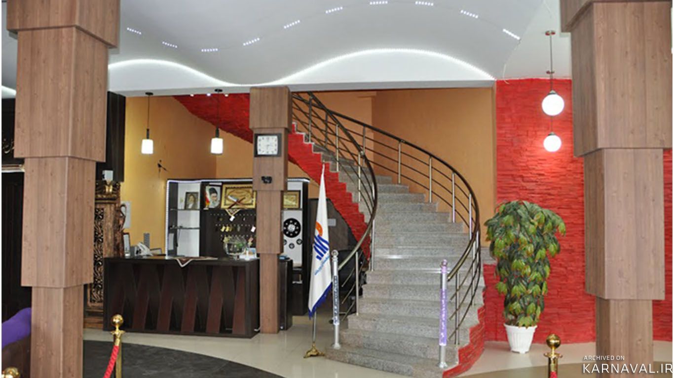 https://media.karnaval.ir/uploads/2024/12/6612.jpg