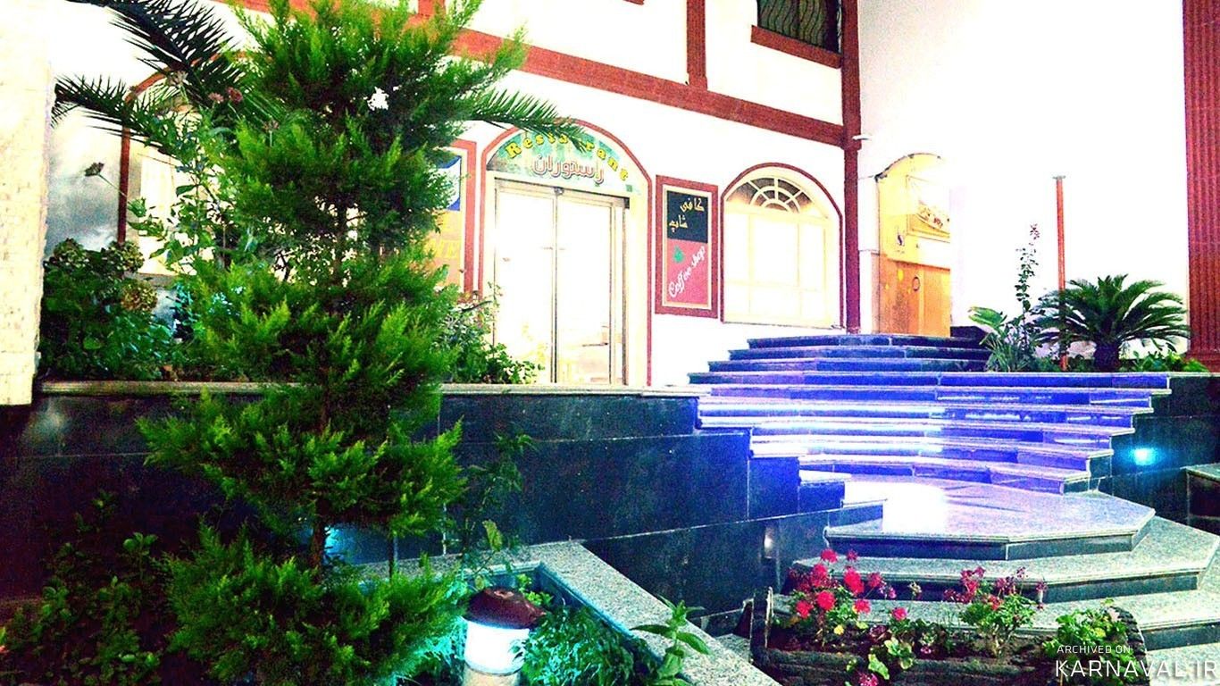 https://media.karnaval.ir/uploads/2024/12/6746.jpg