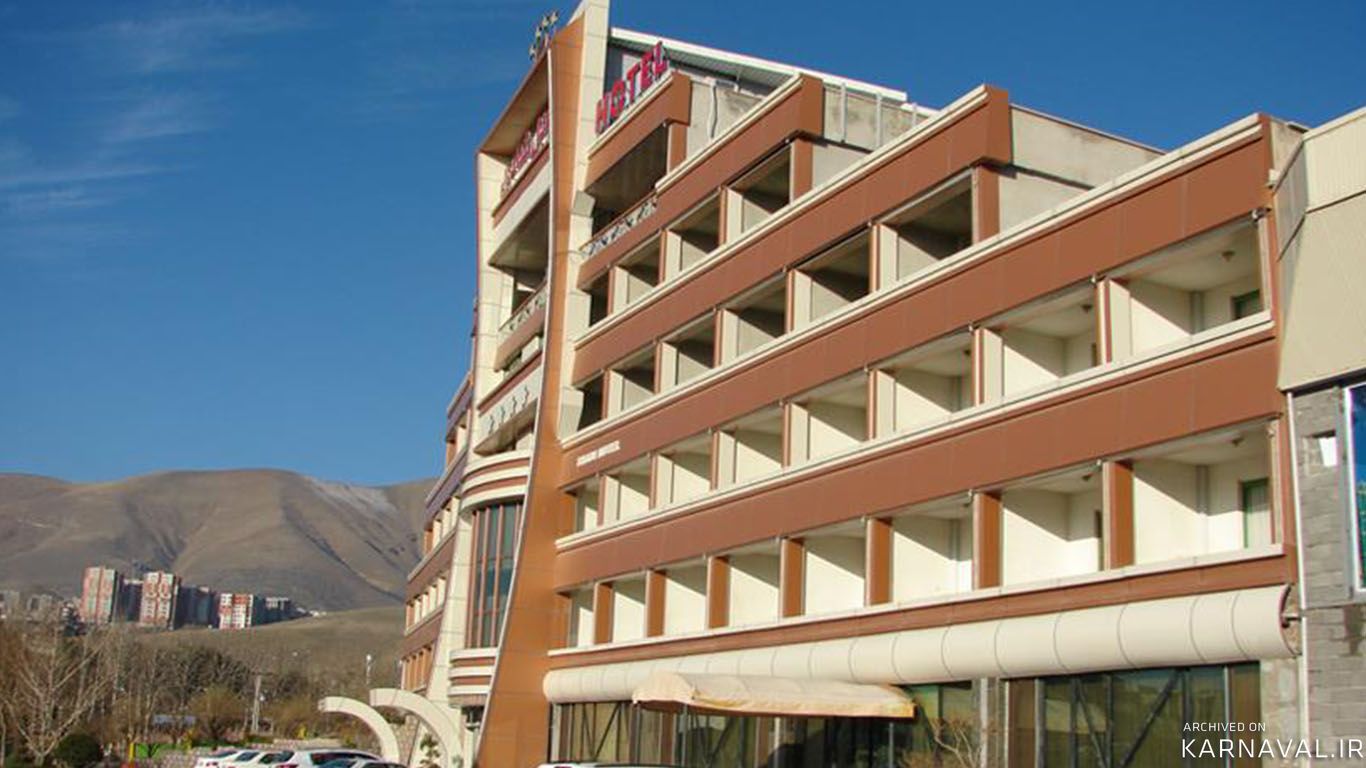 https://media.karnaval.ir/uploads/2024/12/7019.jpg