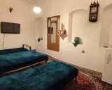اقامتگاه بومگردی سنتی خانم تاج (اتاق ژینا) کاشان اقامتگاه بومگردی سنتی خانم تاج (اتاق ژینا) کاشان