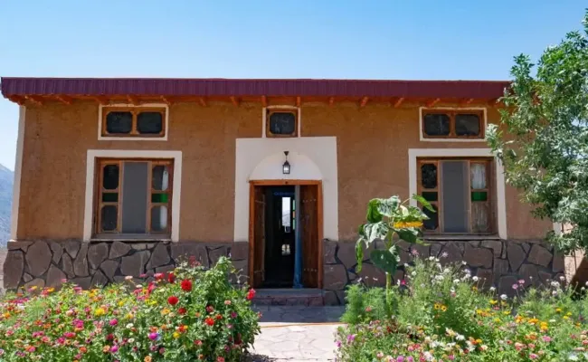 اقامتگاه بومگردی روزیه (اتاق تالیا) شهمیرزاد اقامتگاه بومگردی روزیه (اتاق تالیا) شهمیرزاد