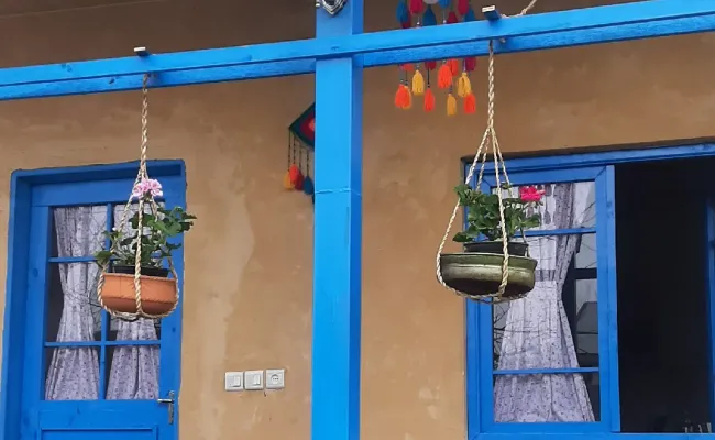 اقامتگاه بومگردی کلبه آبی (گیلسو) سنگر اقامتگاه بومگردی کلبه آبی (گیلسو) سنگر