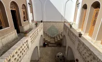 هتل سنتی سرای دلنواز (اتاق شاه نشین) کاشان هتل سنتی سرای دلنواز (اتاق شاه نشین) کاشان